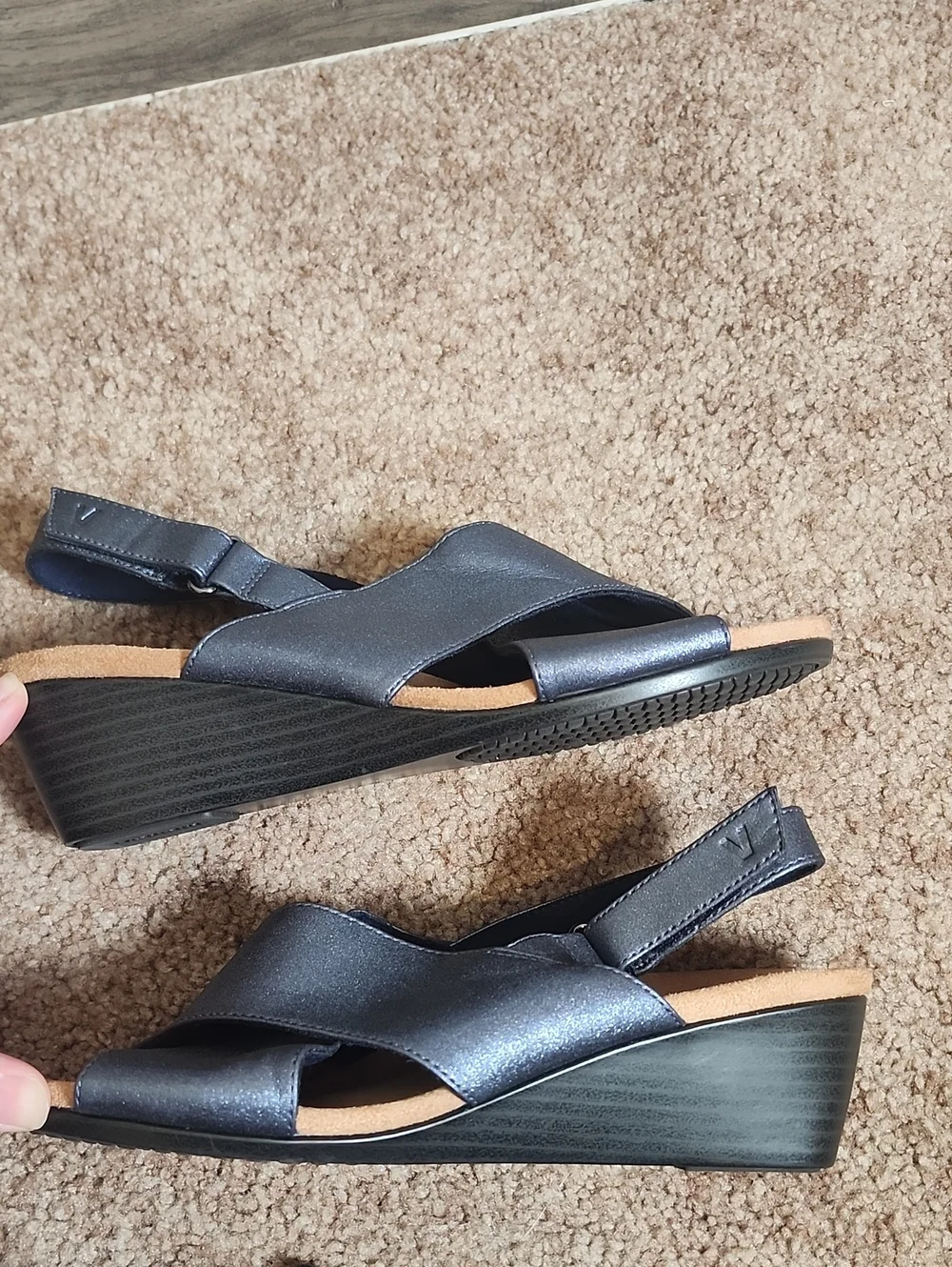 Vionic Mckenna Wedge Sandal In Navy Metallic NWOT - Picture 5 of 12